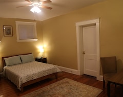 Casa/apartamento entero Just The Perfect Fit! 3 Bedroom Furnished Apartment In Gaslight District Clifton (Cincinnati, EE. UU.)