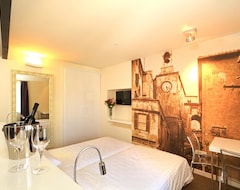 Hotel La Porta Luxury Rooms (Split, Croatia)