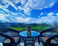 Hotel Dali Yunshuiqingshe Lakeview Inn (Dali, China)