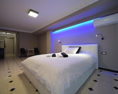 Hotel Pietra Mare Suites (Patra, Greece)