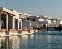 Hotel Cresanto Luxury Suites (Imerovigli, Greece)