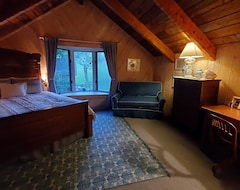 Koko talo/asunto Enchanting Log Cabin (Boone, Amerikan Yhdysvallat)