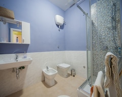 Hotel Comfortable Double Room In The Historic Center Of Naples, Close To Everything (Naples, Italy)