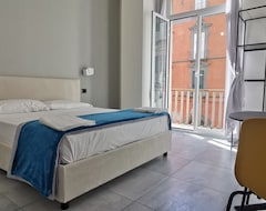 Bed & Breakfast Hi Relais Rooms (Napoli, Ý)