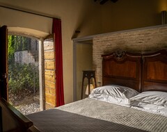 Hotel Castello Di Semivicoli (Casacanditella, Italy)