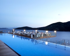 Khách sạn Hotel San Nicolas Resort (Mikros Gialos, Hy Lạp)