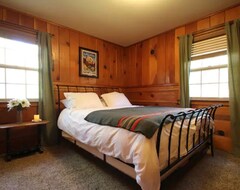 Casa/apartamento entero Ahwahnee-be Vintage Cabin | Three Blocks To Town! (Idyllwild, EE. UU.)