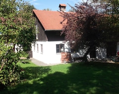 Toàn bộ căn nhà/căn hộ Former Farm In A Clearing (Schöllnach, Đức)