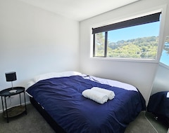 Toàn bộ căn nhà/căn hộ A Newly Built 3 Bedroom And Garage Home At The City Fringe! (Wellington, New Zealand)