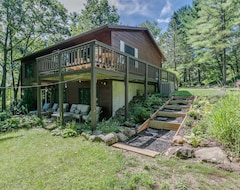 Entire House / Apartment Gorgeous Upscale Lakefront Cabin Hideaway Close To Wi Dells (Portage, USA)