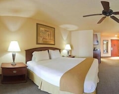 Khách sạn Holiday Inn Express & Suites Kerrville (Kerrville, Hoa Kỳ)
