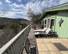 Entire House / Apartment Peaceful Hilltop Getaway And Private River Access (Vanderpool, USA)