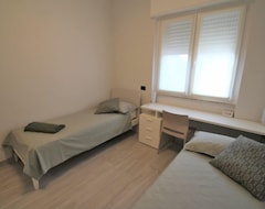 Toàn bộ căn nhà/căn hộ Apartment Casa Nenni In Paderno Dugnano - 4 Persons, 2 Bedrooms (Paderno Dugnano, Ý)