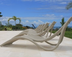 Otel Lookout at Playa Tortuga (Ojochal, Kosta Rika)