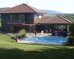 Hele huset/lejligheden Family House 8 People With Swimming Pool. (Cuvat, Frankrig)