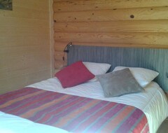 Cijela kuća/apartman Beautiful Traditional Log Cabin In Foncine Le Bas (6/8 Pers.) Left (Foncine-le-Bas, Francuska)