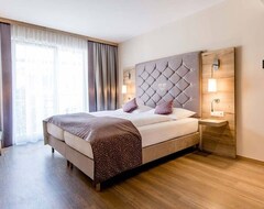 Hotelli Premium Double Room With Terrace - Hotel Krone (Mondsee, Itävalta)