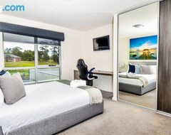 Toàn bộ căn nhà/căn hộ Paradise Point - Entire Home In Clarence Point, Tasmania Australia, 10 Guests 7 Bedrooms 7 Beds 3 Baths (George Town, Úc)
