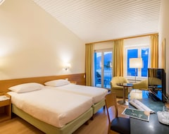 Hotelli Bellavista Swiss Quality Hotel (Vira Gambarogno, Sveitsi)