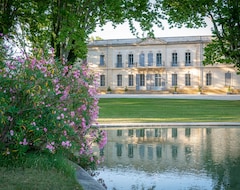 Khách sạn Chateau De Valmousse (Lambesc, Pháp)