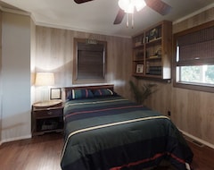 Toàn bộ căn nhà/căn hộ Camp In Comfort And Style On Lake Tenkiller (Cookson, Hoa Kỳ)