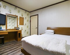 Khách sạn Nonsan Emperor Motel (Nonsan, Hàn Quốc)