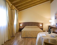 Khách sạn Hotel Purlilium (Porcia, Ý)