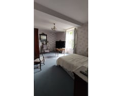 Cijela kuća/apartman Family And Spacious Country House With 6 Bedrooms (Madré, Francuska)