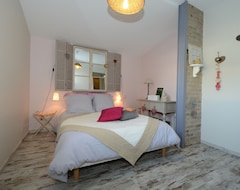 Casa/apartamento entero Standing In Bed 4 People, Pool, Jacuzzi Tub, Quiet, Greenery (Banogne-Recouvrance, Francia)