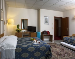 Hotel Redebora (Torregrotta, İtalya)
