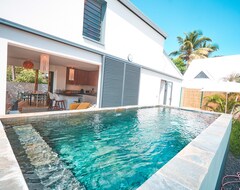 Toàn bộ căn nhà/căn hộ Luxury Villa With Swimming Pool And Beachfront (Saint-Paul, Réunion)