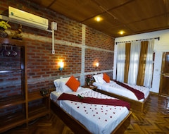Hotel Teak Wood (Nyaung Shwe, Burma)