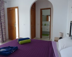 Cijela kuća/apartman Detached Villa With A Good Heated Swimming Pool, Sleeps 6, 3 Bedroom 2 Bathroom (San Miguel de Abona, Španjolska)