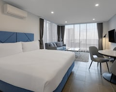 Hotel Meriton Suites Broadbeach (Broadbeach, Australia)