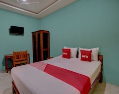Khách sạn Oyo 92896 Hotel Sahabat Syariah (Gresik, Indonesia)