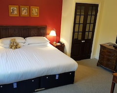 Noel Arms - "A Bespoke Hotel" (Chipping Campden, United Kingdom)