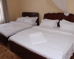 Khách sạn Trippleos Hotel (Nairobi, Kenya)