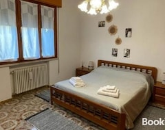 Bed & Breakfast Le Ballerine (Badia Polesine, Ý)