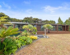 Toàn bộ căn nhà/căn hộ Breezy On Broadview - Opua Holiday Home (Opua, New Zealand)