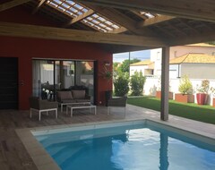 Cijela kuća/apartman Villa 400M From The Beach For 8 With Indoor Pool At The Fontaine Aux Bretons (Pornic, Francuska)