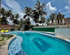 Khách sạn Royal Beach Resort (Anjuna, Ấn Độ)