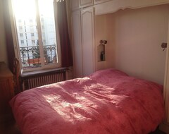Hotel Welcome Home! Cozy, Bright, Parkside (Les Lilas, Francuska)
