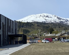 Casa/apartamento entero Stort Og Innholdsrikt Ferie Hus I Hardangerfjorden, Med Strandlinje Og Boblebad (Kvam, Noruega)