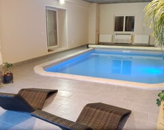 Cijela kuća/apartman Cottage 90m2 Indoor Pool Near Puy Du Fou (Saint-Cyr-des-Gâts, Francuska)