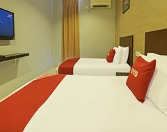 Khách sạn Oyo 90644 M Three Hotel (Seri Manjung, Malaysia)