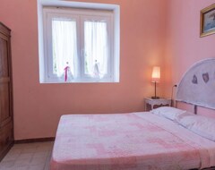 Toàn bộ căn nhà/căn hộ Vacation Home Ai Noccioli (lvc165) In Lago Di Vico - 19 Persons, 8 Bedrooms (Corchiano, Ý)