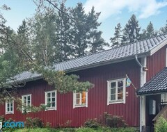 Toàn bộ căn nhà/căn hộ Gorgeous Home In Skepplanda With Private Swimming Pool, Can Be Inside Or Outside (Skepplanda, Thụy Điển)