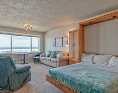 Casa/apartamento entero Ahoy Named Sue' - Oceanfront Condo, Sleeps 6! Stunning Third Floor View! (Lincoln City, EE. UU.)
