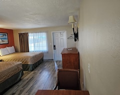 Khách sạn Three Oaks Motel - Titusville (Titusville, Hoa Kỳ)