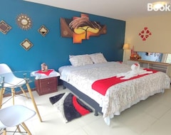 Hotel Suite Con Jacuzzi, Centro De La Ciudad, Incluye Garage (Baños, Ecuador)